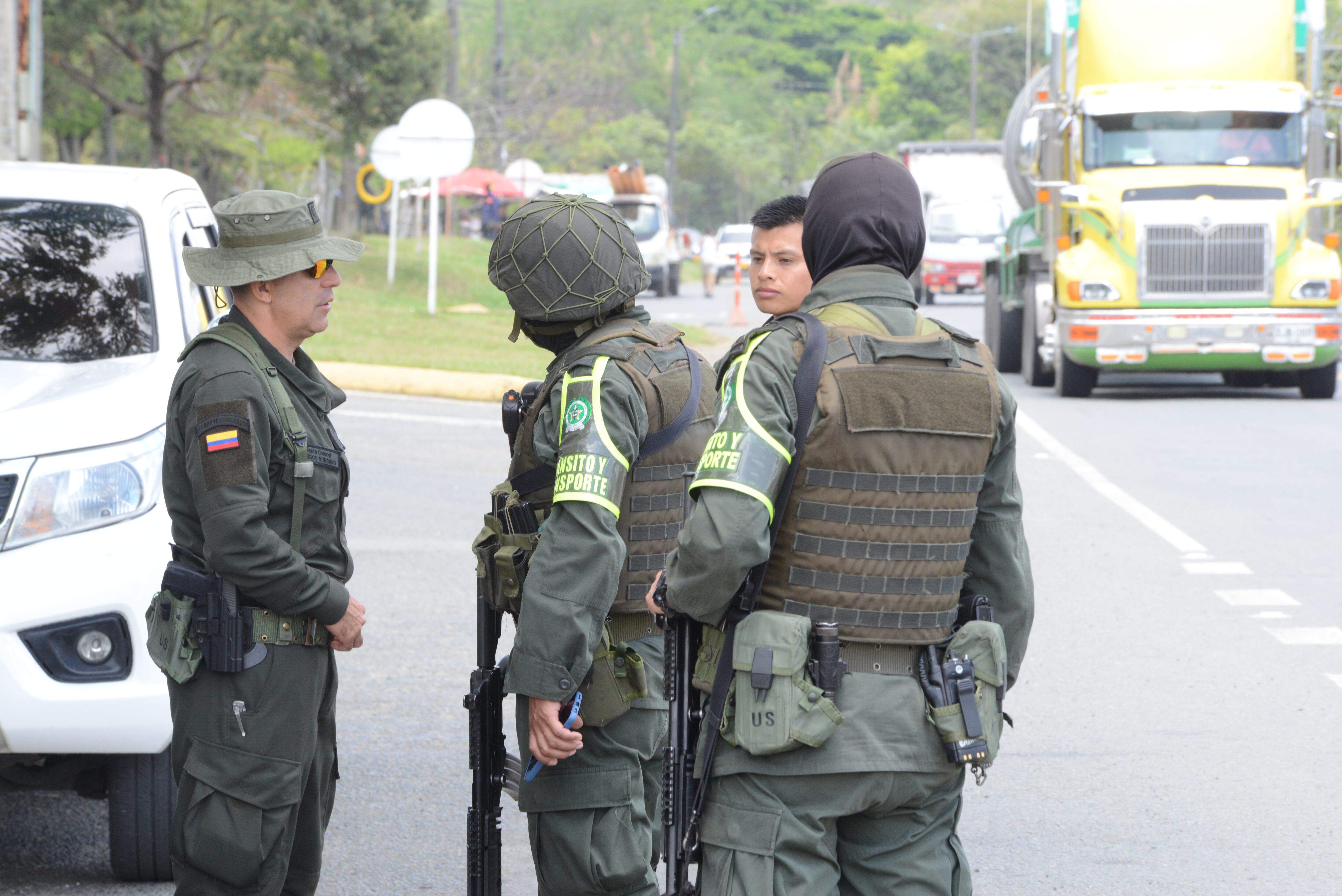 Orden: Se intensifica operativos de seguridad en el departamento del Cauca a raíz de el último hostigamiento presentado en el batallón de Santander de Quilichao, donde fueron atacados con tatucos que dejaron como resultado 4 soldados heridos. Ademas de otros atentados en el resto del departamento. Foto José L Guzmán. El País, agosto 25-23
