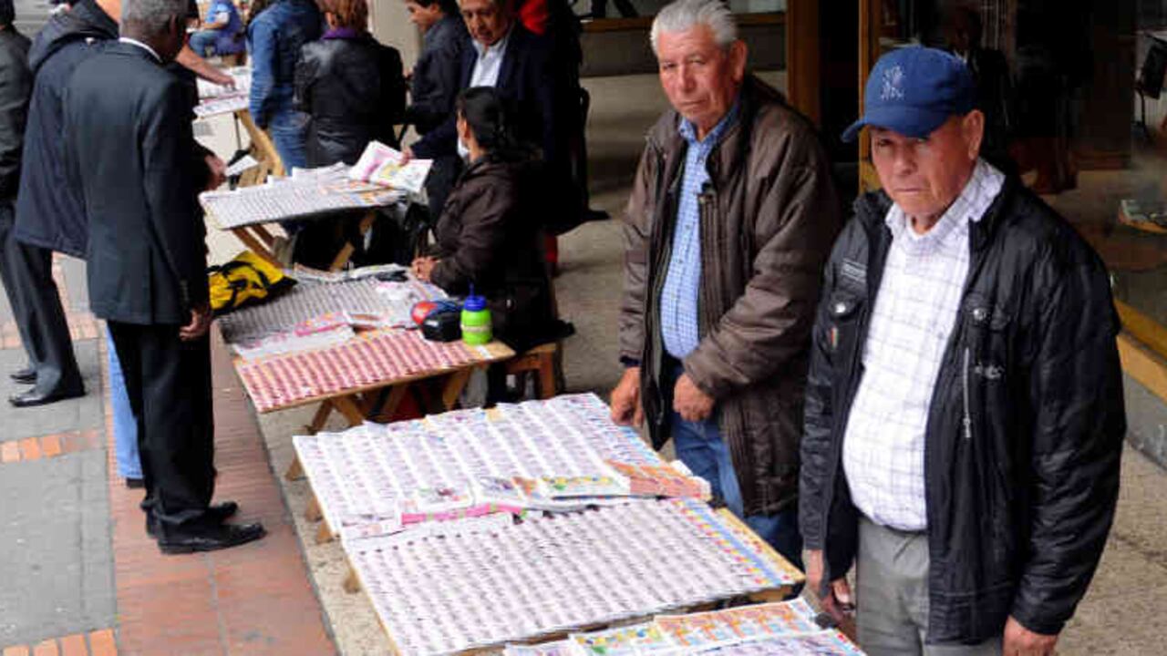 El chance y las loterías, además de ser la mayor fuente de financiación de la salud de los departamentos generan más de 100.000 empleos. El temor es que el aumento de las opciones que se le quieren dar al Baloto afecten estos negocios.