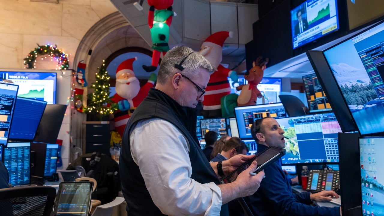 Las festividades inciden en Wall Street