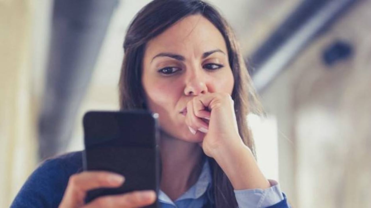 Un estudio de 2017 encontró que 53% de mujeres de entre 18 y 29 años habían recibido una imagen lasciva no solicitada en internet. Foto: Getty