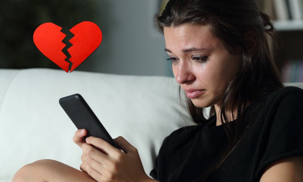 Terminar una relación por WhatsApp puede parecer frío o impersonal, pero en algunas circunstancias, es la única opción viable debido a la distancia o a la dificultad de reunirse en persona.
