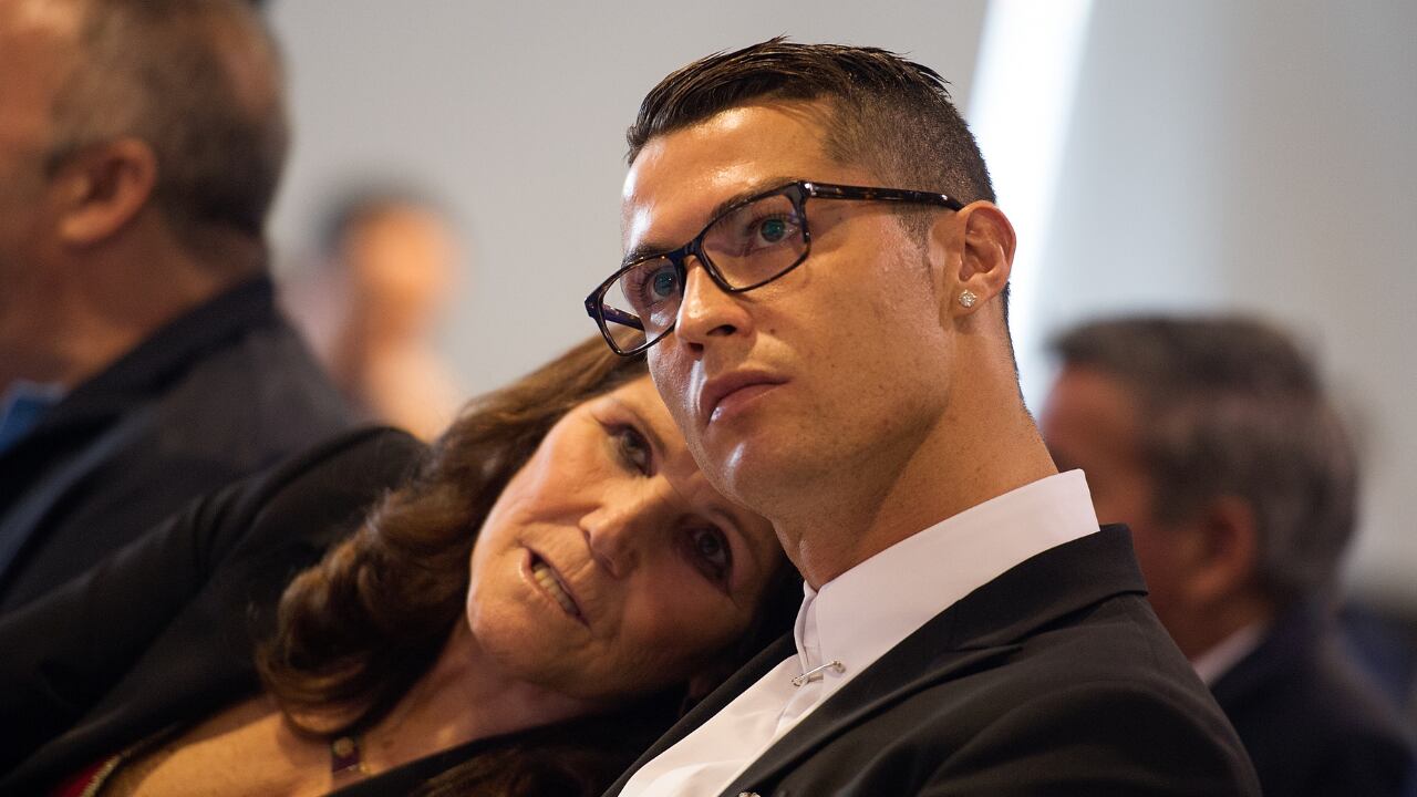 Mamá de Cristiano Ronaldo recibió lujoso regalo por parte del jugador en su cumpleaños