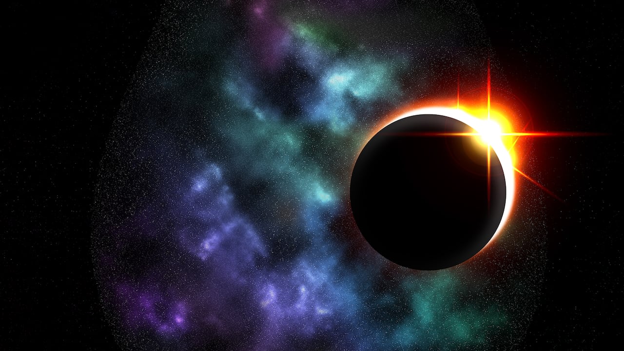 El eclipse solar genera gran interés entre las personas debido a que es uno de los fenómenos astronómicos más llamativos del año.