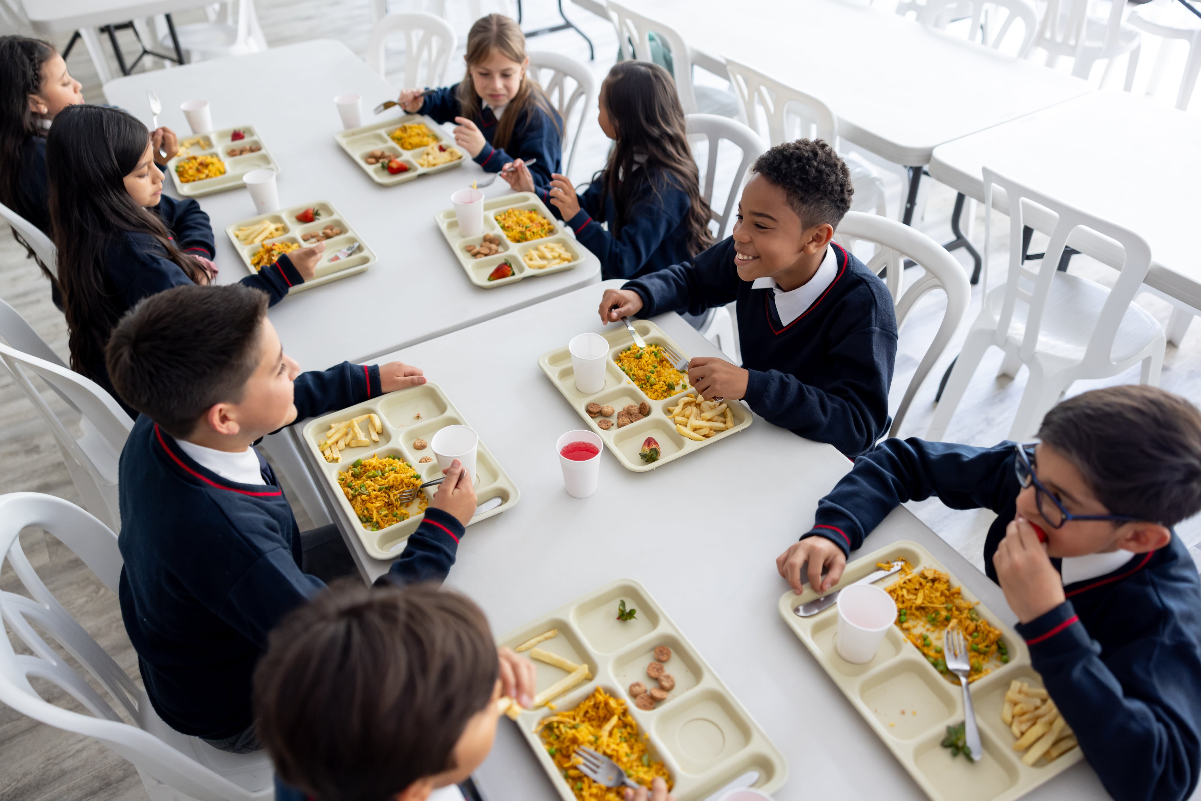 Comida escolar es retirada por contaminación que podría perjudicar a los estudiantes de varias escuelas en Estados Unidos