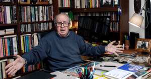 Martín Barbero, quien enseñó en varias facultades de comunicación, cree que los comunicadores se deben formar en ciencias sociales antes que en periodismo.