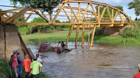 Puente en el Magdalena