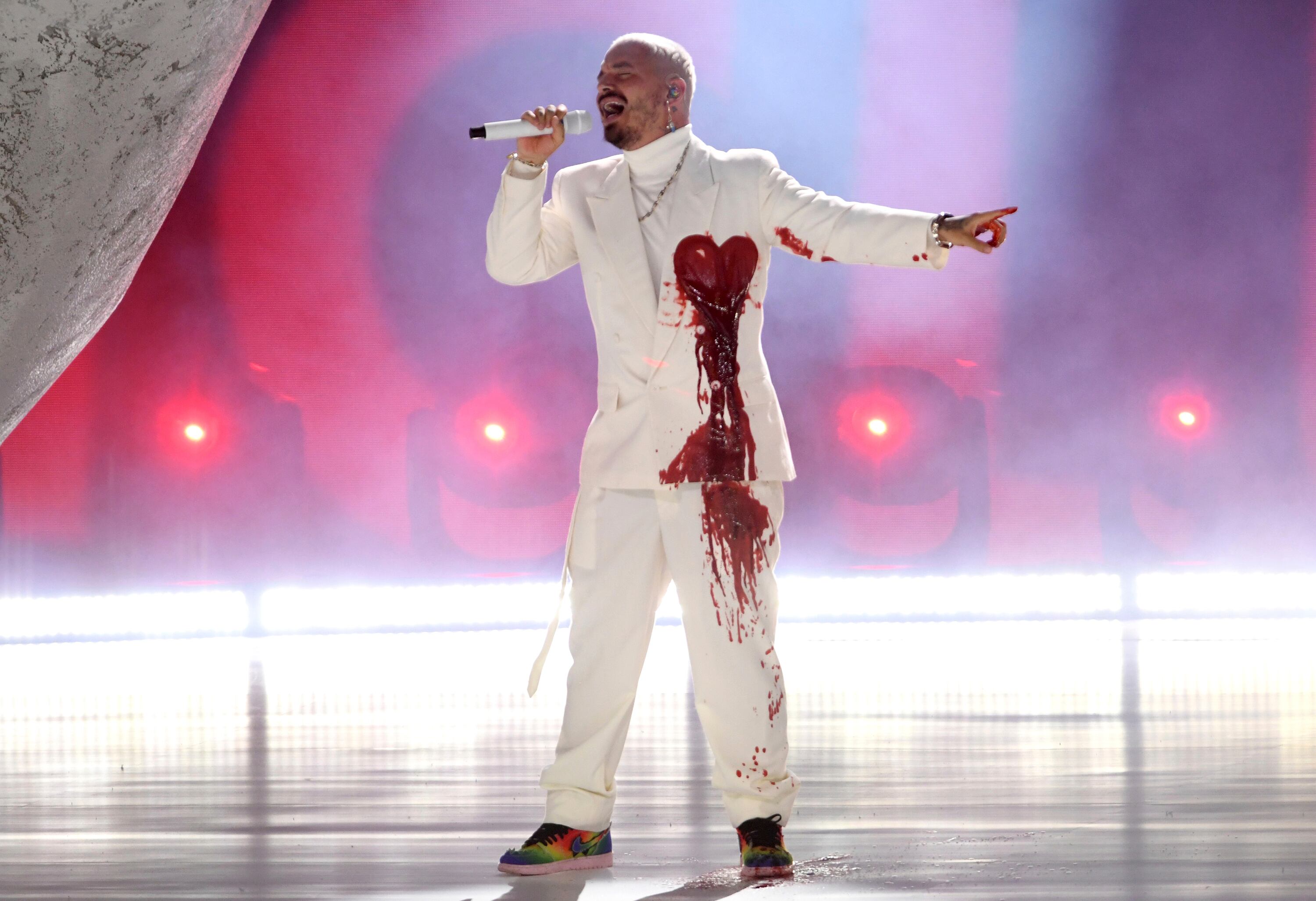 J Balvin en los Latin Grammy