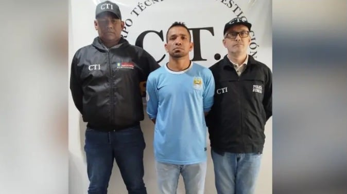 Hombre capturado por la Fiscalía.