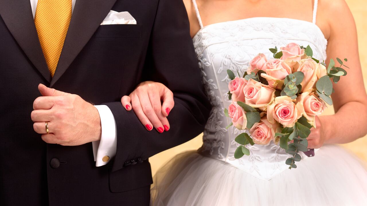 La pareja se casó después de tres meses de haberse conocido.