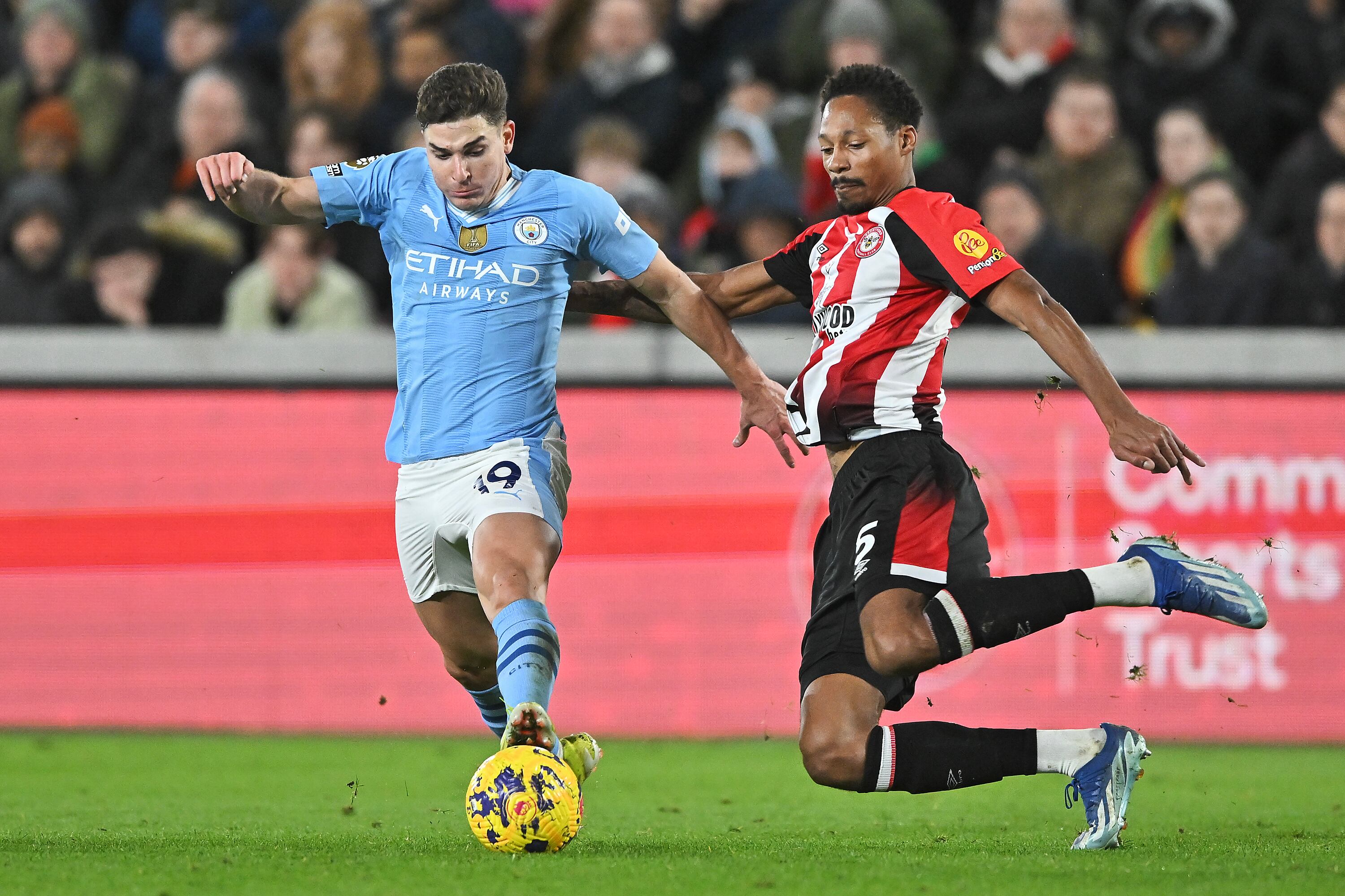 Manchester City y Brentford en la Premier League