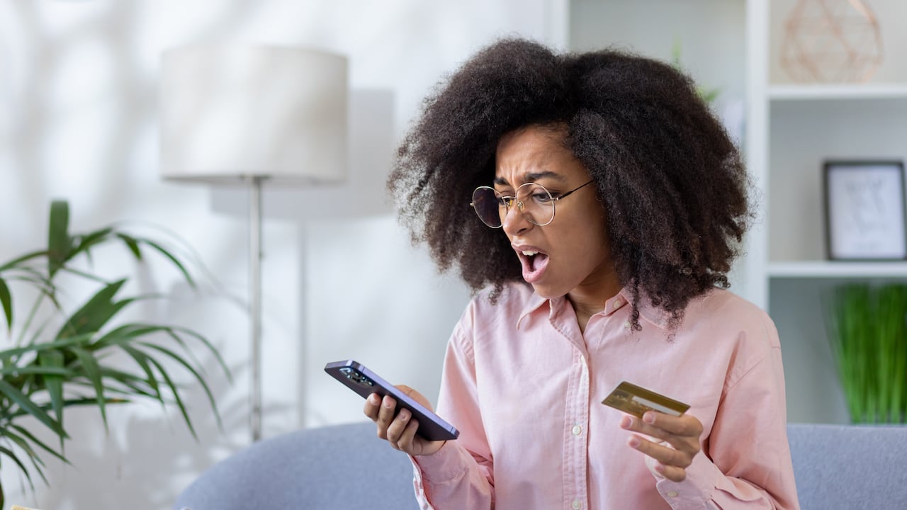 Para realizar una transferencia bancaria electrónica, generalmente se sigue un proceso sencillo pero detallado.