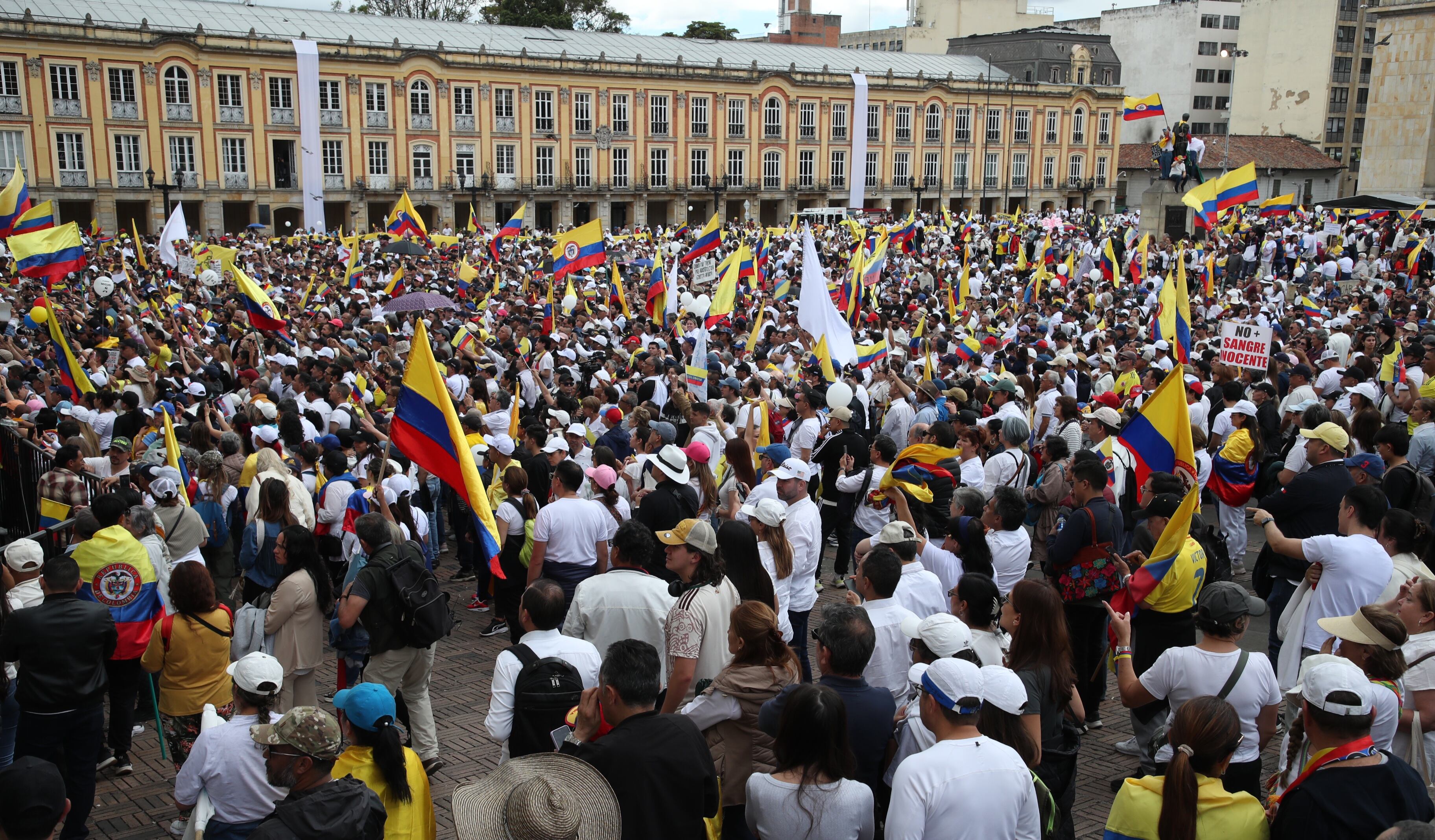 Marcha del silencio en Bogotá, plaza de Bolívar