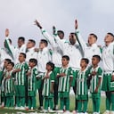 Atlético Nacional durante los actos protocolarios en el clásico de Copa BetPlay vs. Medellín