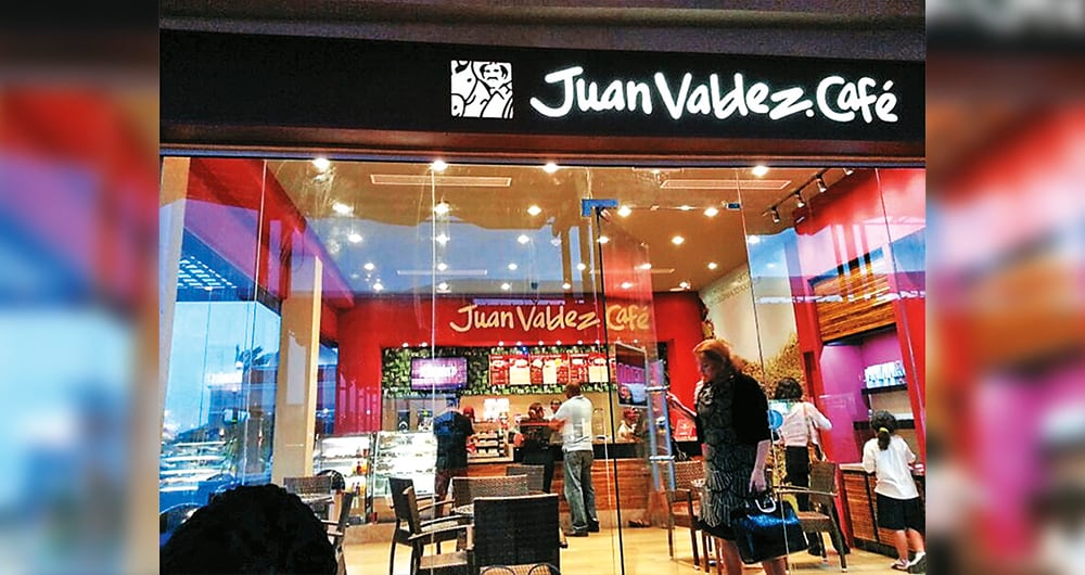 En España, el Grupo Trinity compró la cadena de tiendas de belleza Clarel. Acaba de anunciar un joint venture con Juan Valdez y acompaña la expansión de Home Burgers.