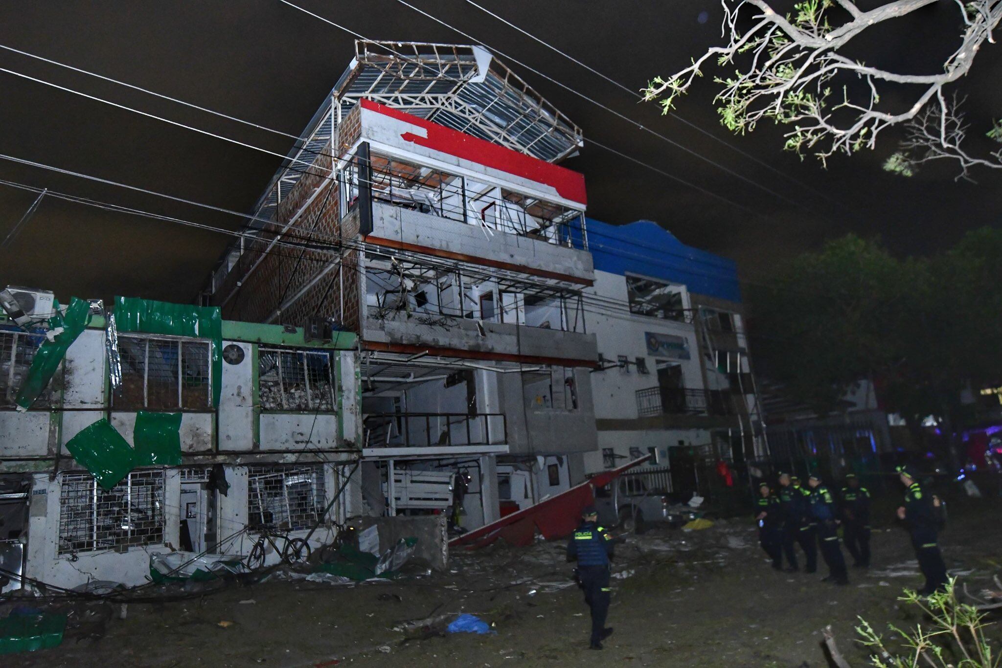 Así quedaron las inmediaciones a la base aérea Marco Fidel Suárez.