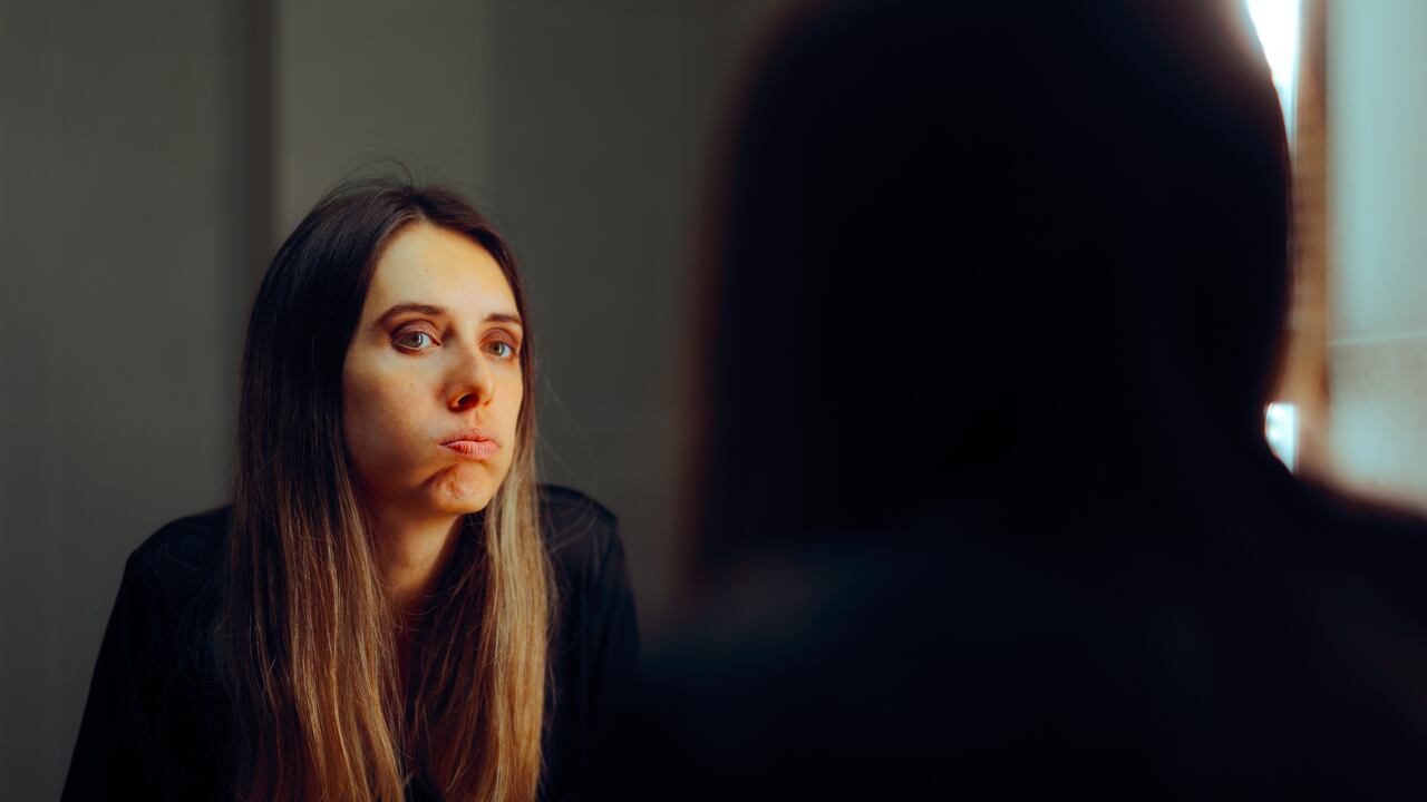 Las personas con baja autoestima dudan de sus capacidades, habilidades y decisiones.