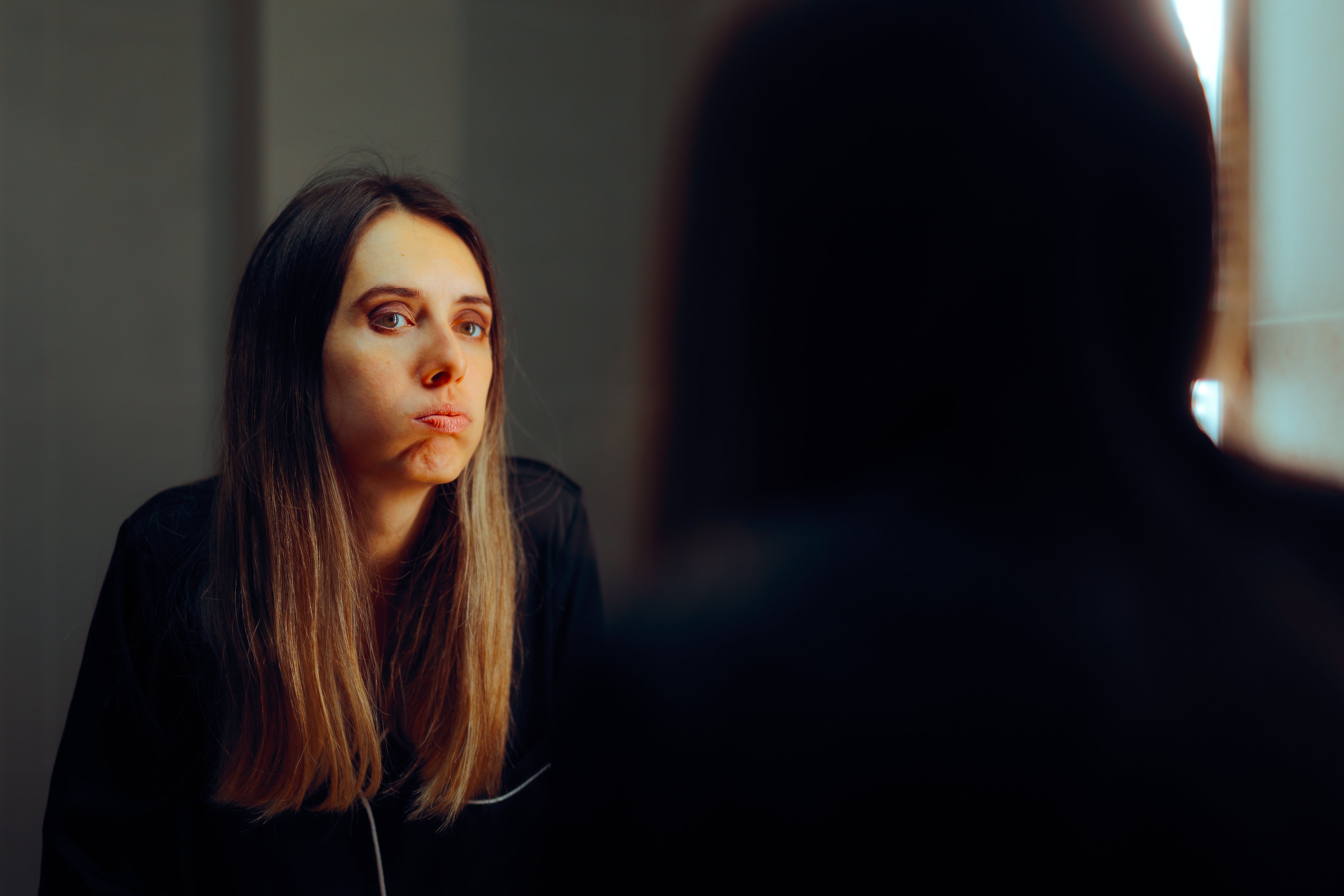 Las personas con baja autoestima dudan de sus capacidades, habilidades y decisiones.