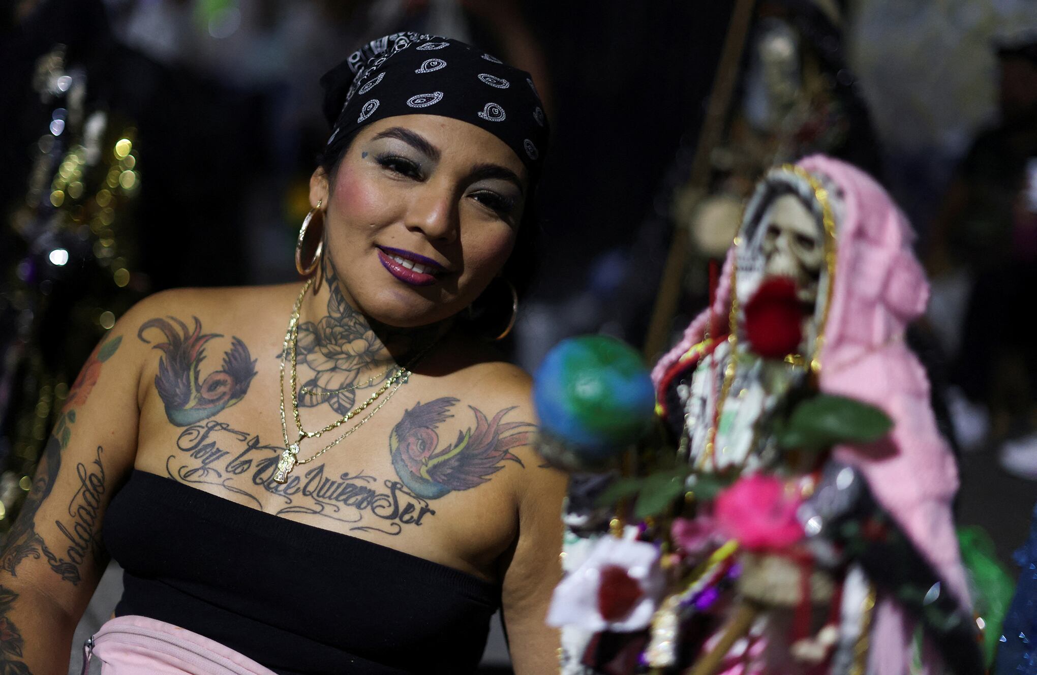 En imágenes : Familias mexicanas se reúnen en cementerios para celebrar el Día de Muertos