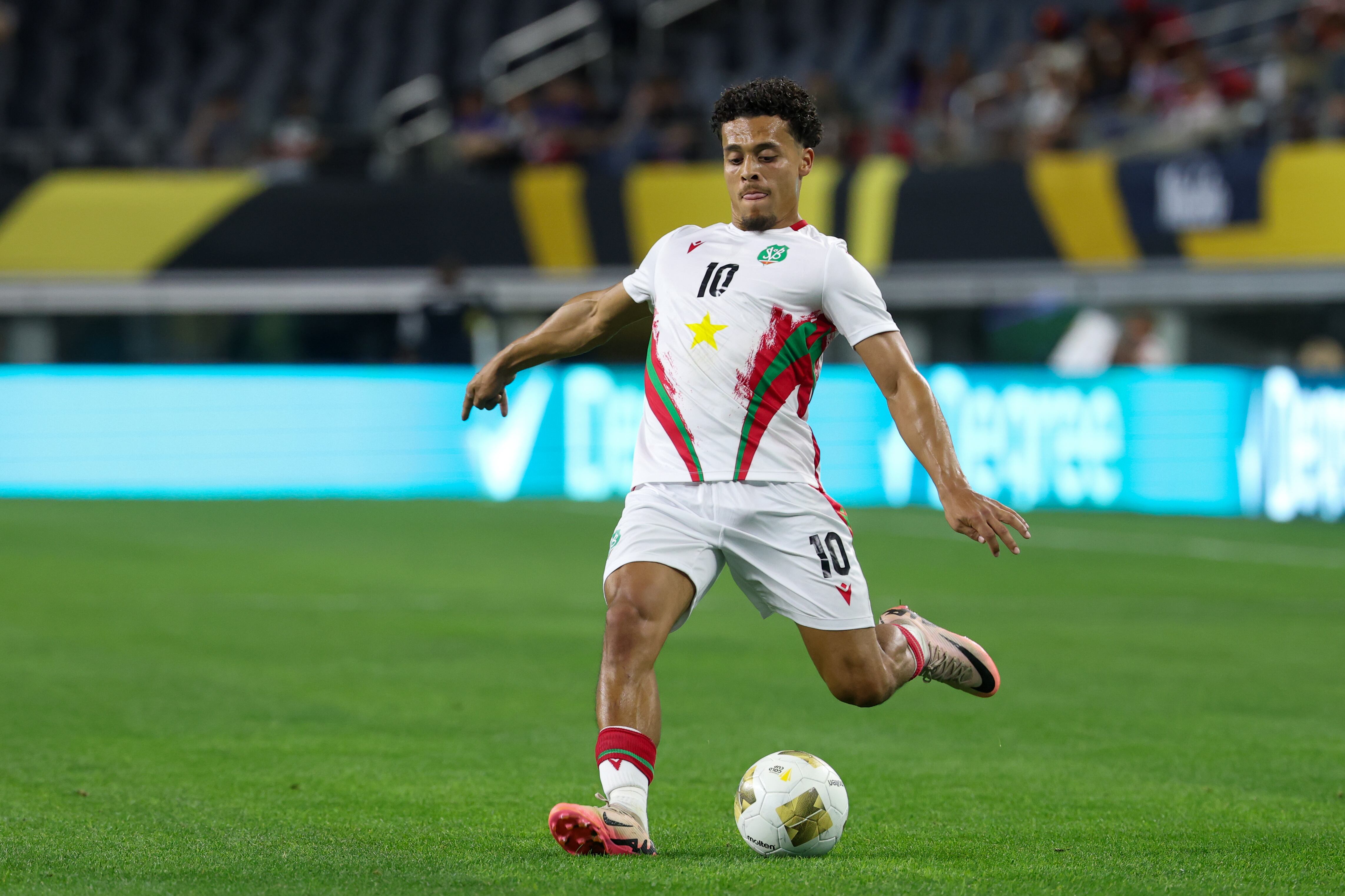 Surinam disputará el repechaje contra Bolivia.