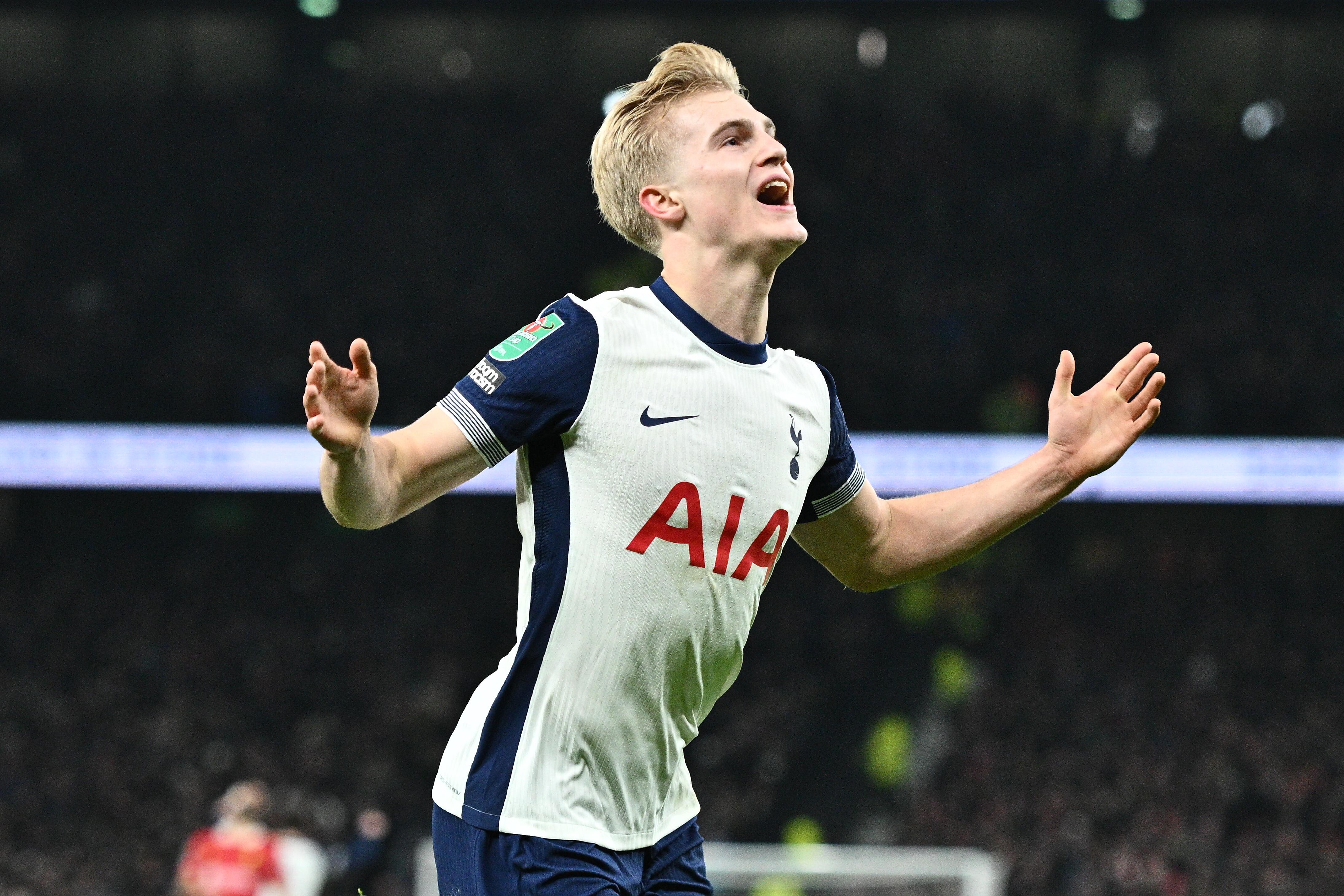 Lucas Bergvall, el héroe del Tottenham ante Liverpool.