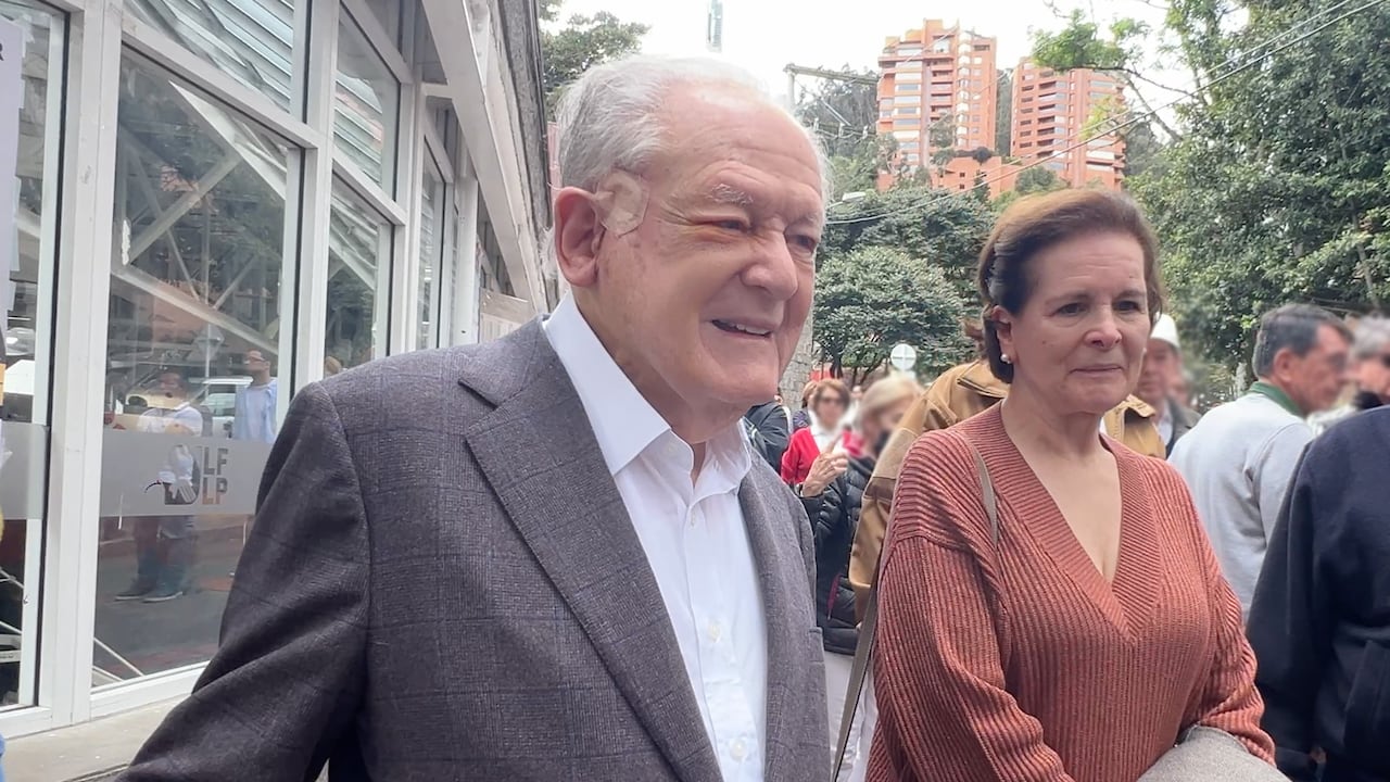 El empresario Luis Carlos Sarmiento Angulo, luego de ejercer su derecho al voto: “Un llamado de ánimo, de triunfo. Colombia es Colombia, es un país valioso, lo queremos y tenemos que luchar por él hasta el último minuto”.