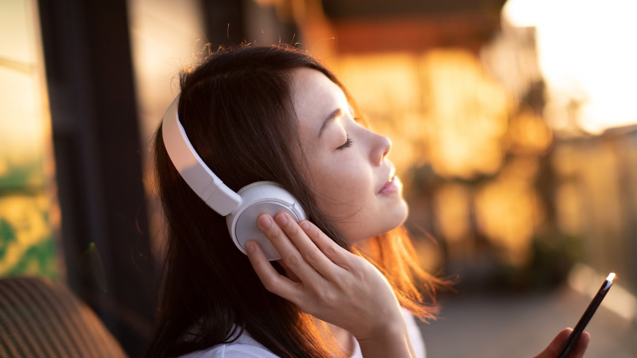 Algunos éxitos virales recientes, como los de The Velvet Sundown, fueron creados íntegramente por inteligencia artificial.