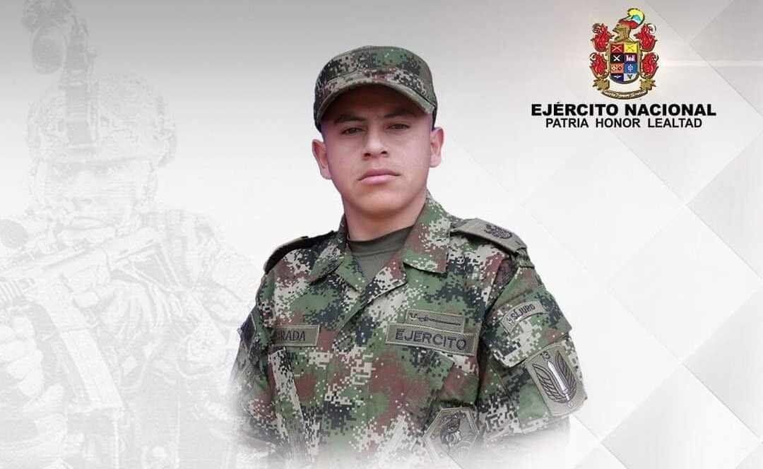 La víctima es el soldado profesional Juan David Estrada Suárez, orgánico del
Batallón de Operaciones Terrestres N.° 13.