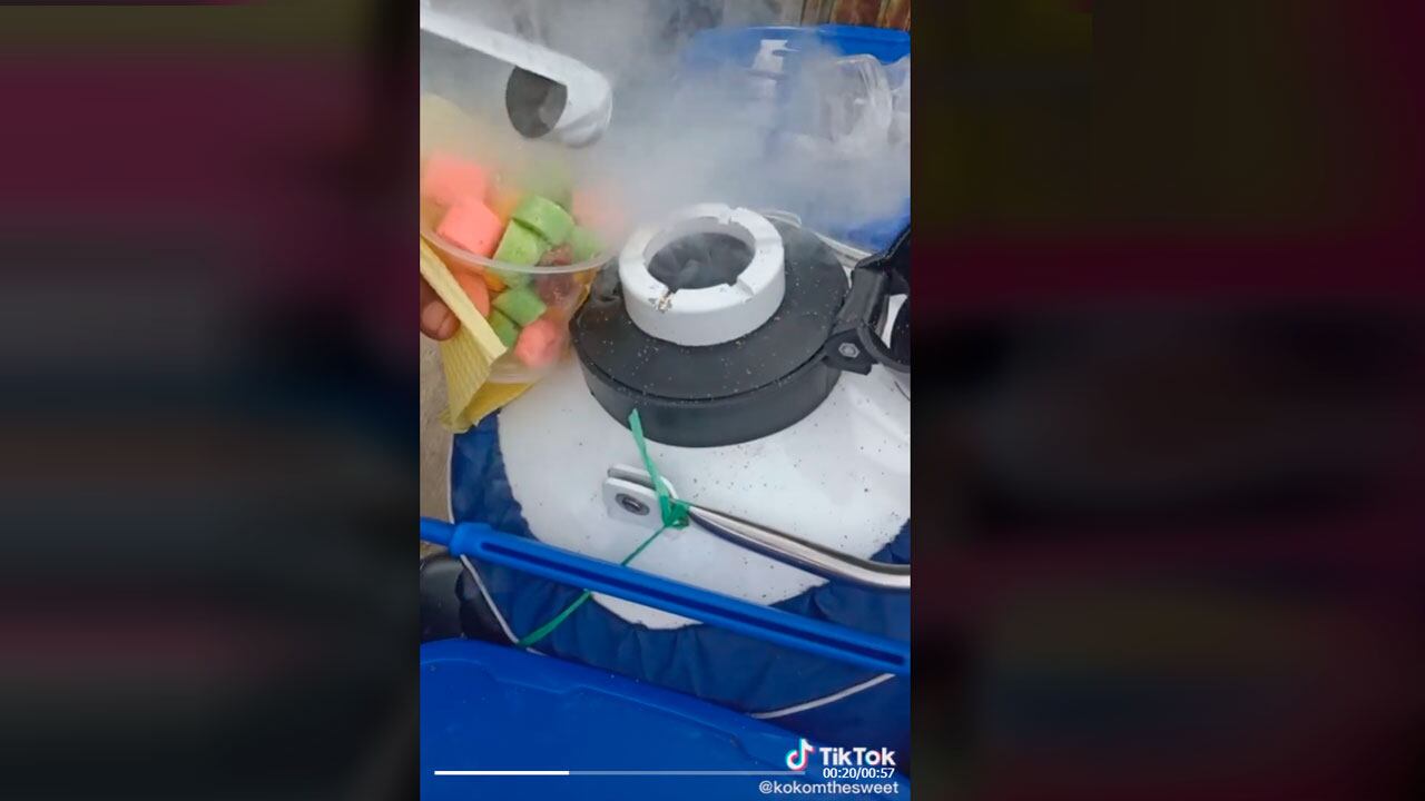 El peligroso dulce Cikbul es una golosina que tiene nitrógeno liquido.