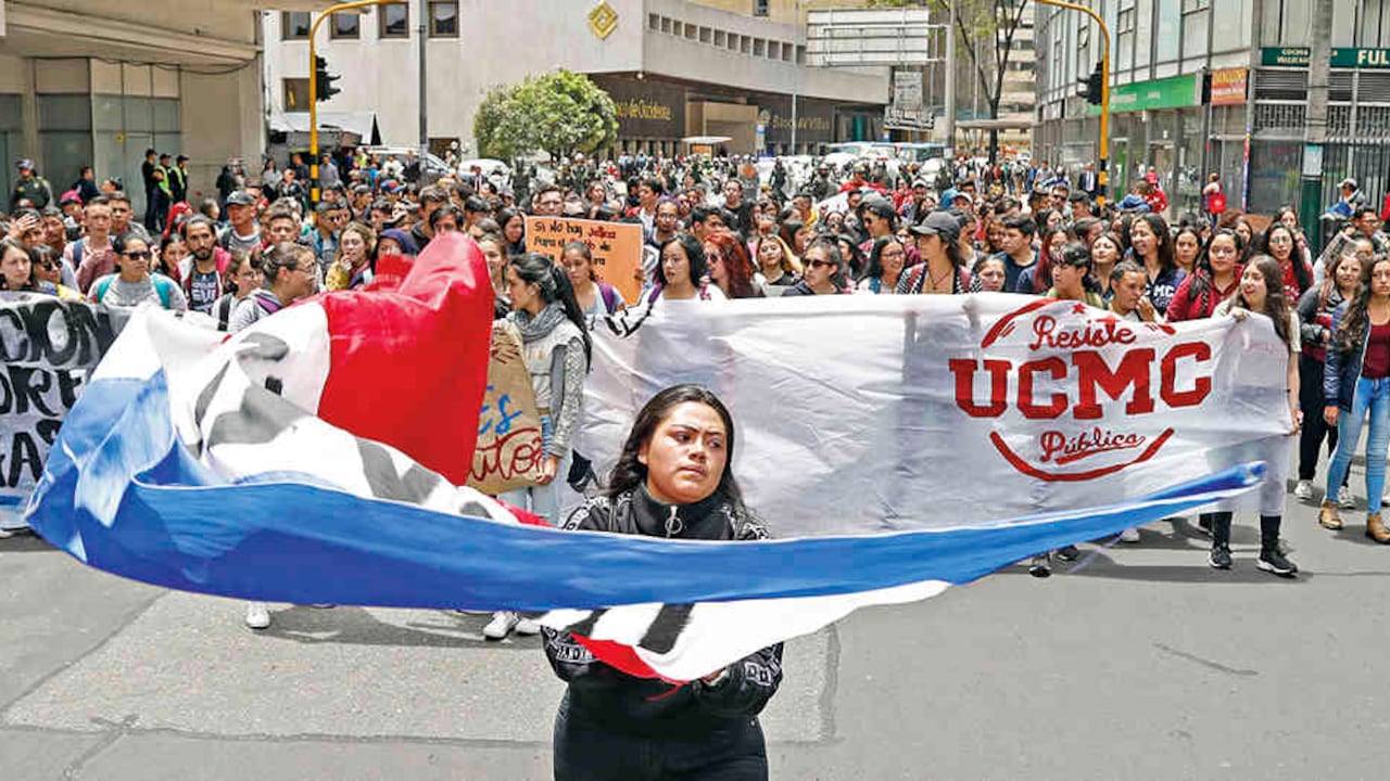 Las marchas paralizaron amplias zonas comerciales y financieras en las principales ciudades del país, lo que golpea la dinámica económica.