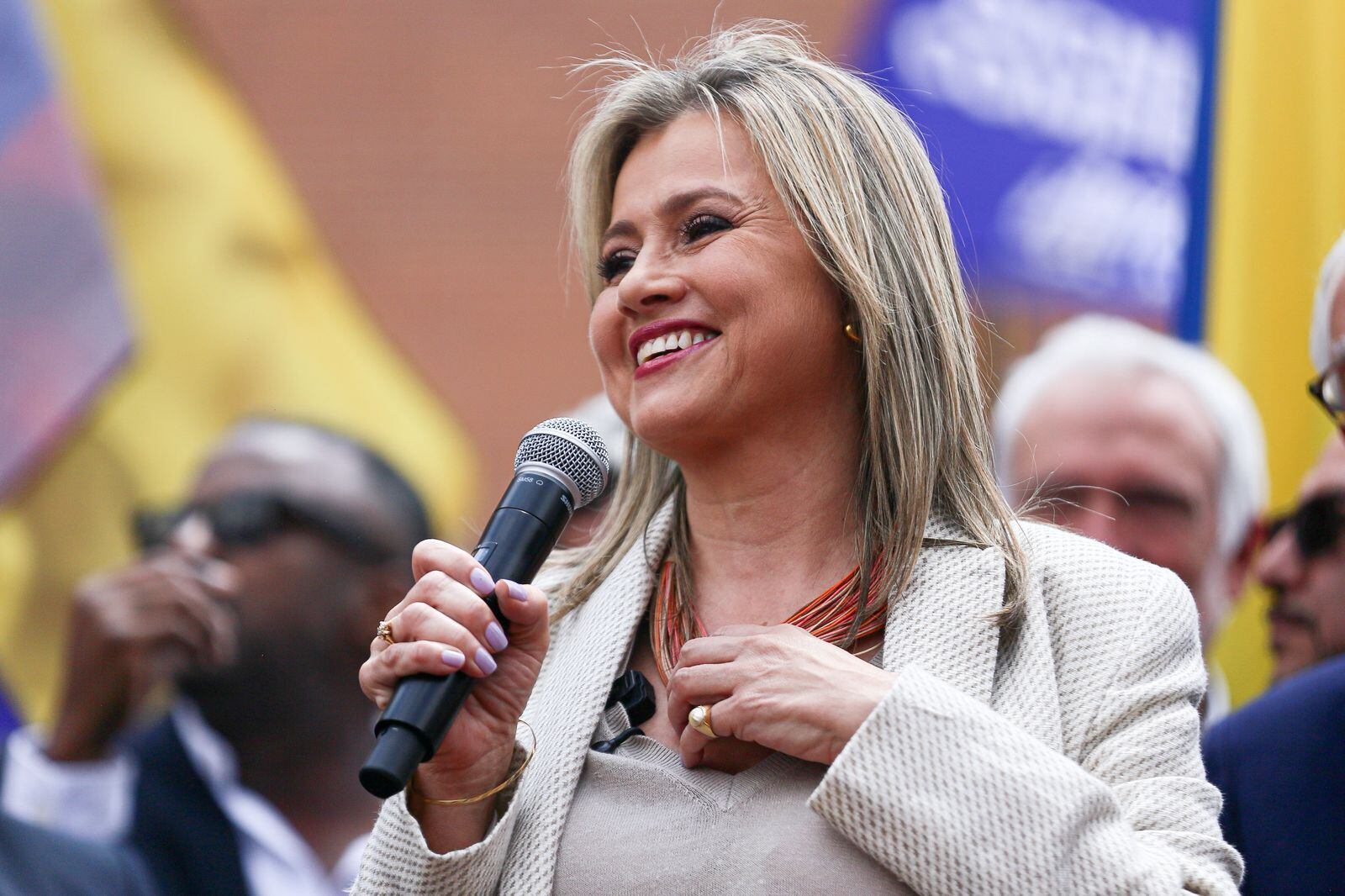 El candidato Sergio Fajardo junto a su fórmula vicepresidencial, Edna Bonilla realizaron la inscripción de su candidatura en la Registraduria Nacional.