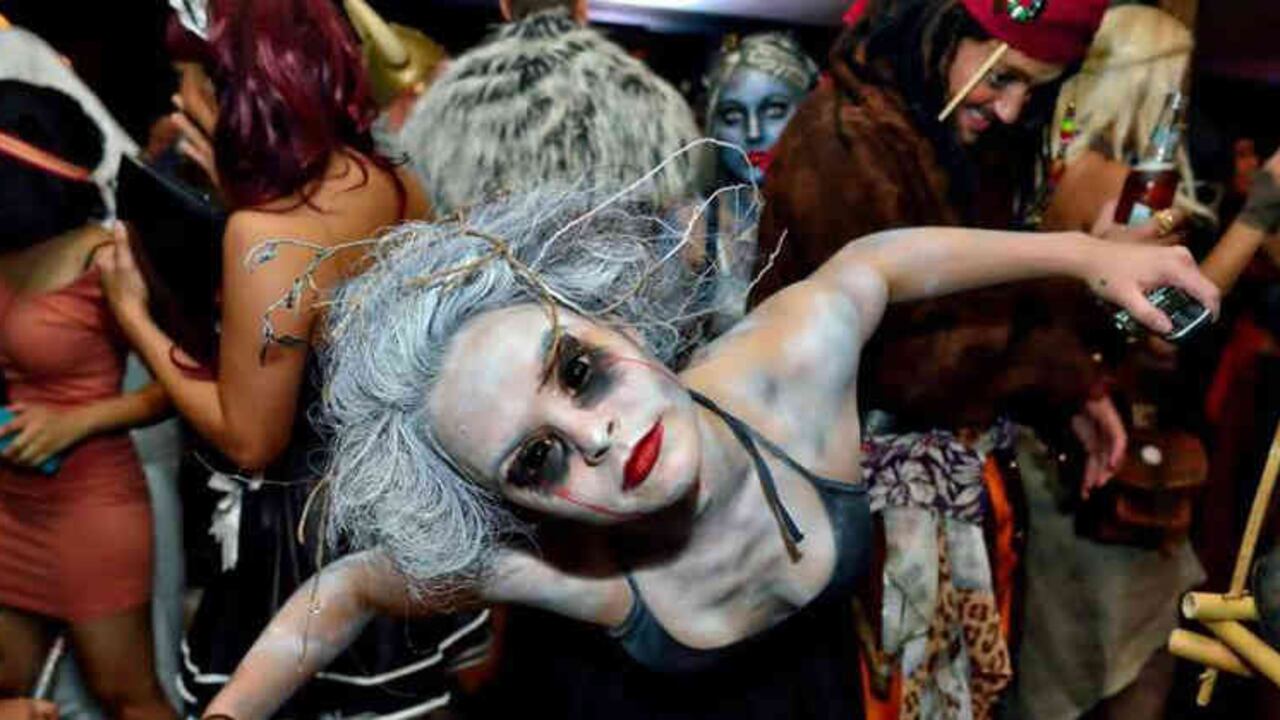 Halloween: fiesta moderna originada por la cristianización de celebraciones de origen celta.