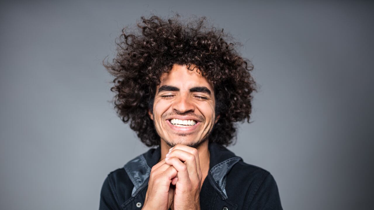 Muchos cierran los ojos para orar, al igual que visualizan en su mente momentos felices.