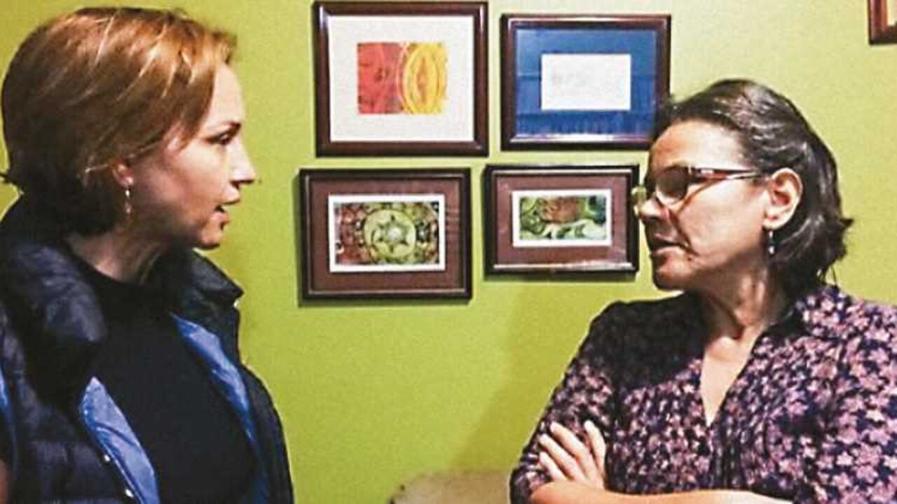 El fiscal de Costa Rica Celso Gamboa certi-ficó (facsímil) que Betty y Nancy Torres (foto) no tienen investigaciones de ningún tipo en ese país del que son ciudadanas.