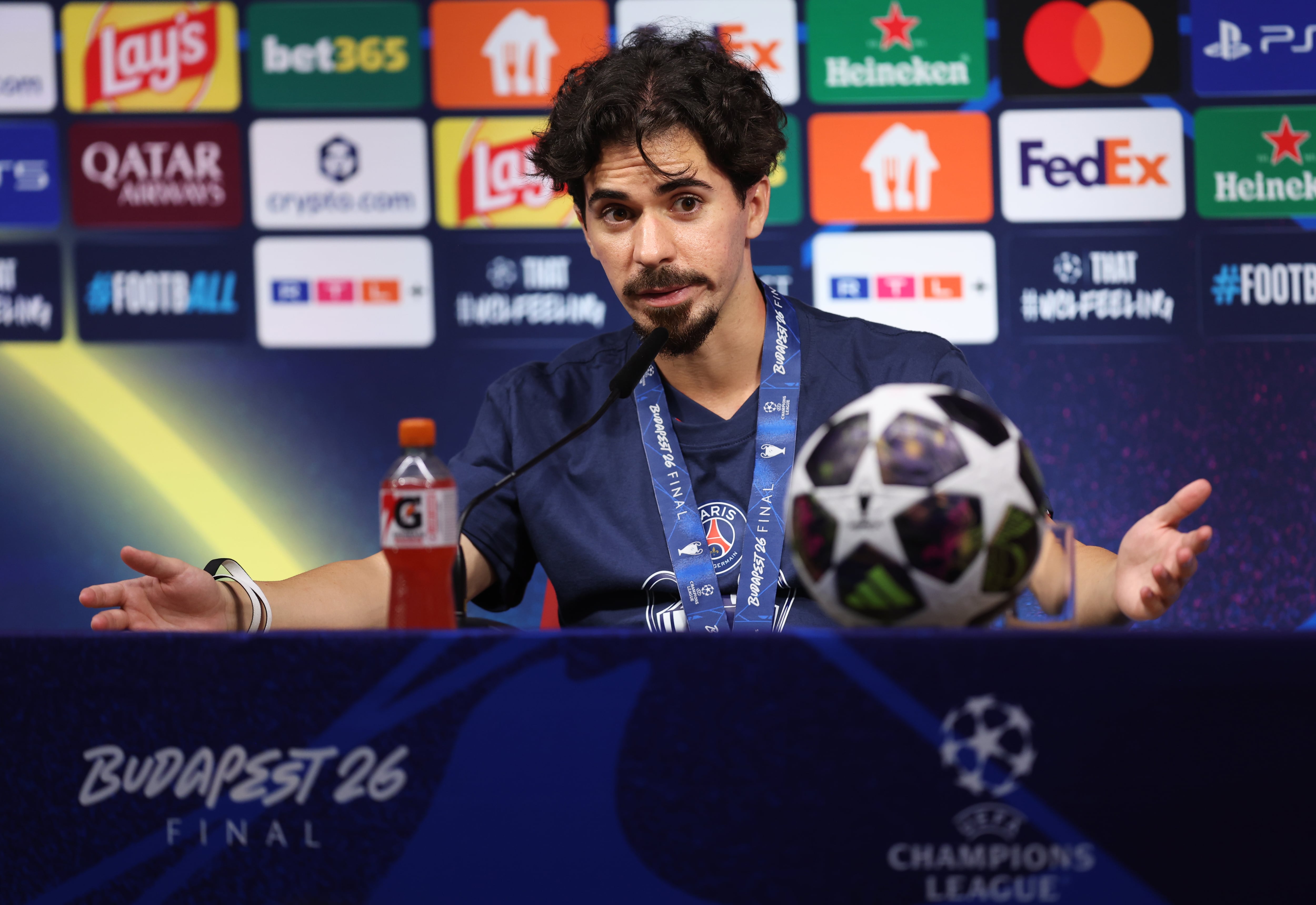 Vitinha en rueda de prensa