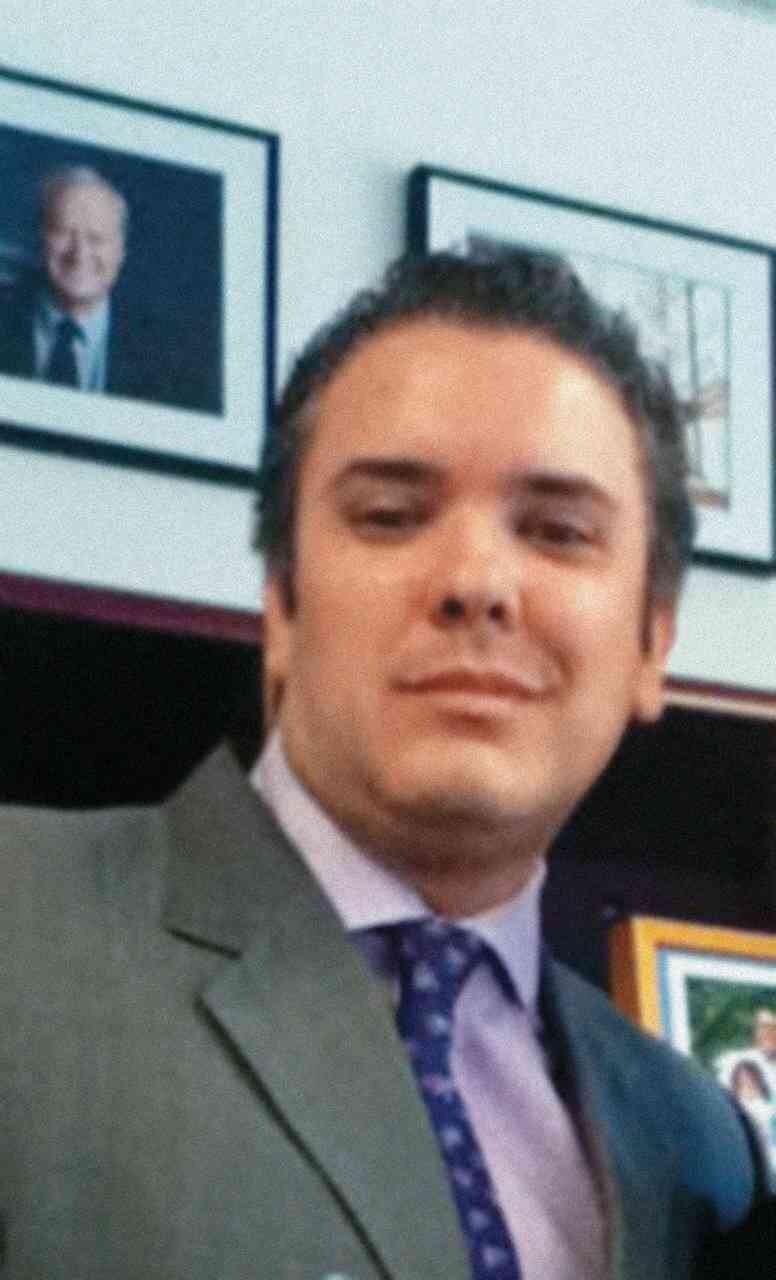 Aunque la mayoría de colombianos solo puedan reconocer de Iván Duque su reciente desempeño en el Capitolio, como congresista del Centro Democrático, su carrera profesional es mucho más larga. Durante varios años se desempeñó como consejero principal de Colombia –y otros países- en el directorio ejecutivo del Banco Interamericano de Desarrollo (BID). Entre el 2010 y el 2011 hizo parte del panel de Naciones Unidas, para la resolución del incidente "Mavi Marmara". Además, fue designado por el secretario general de la ONU como asesor del expresidente Álvaro Uribe Vélez (Colombia) y Jeffrey Palmar (Nueva Zelanda). 