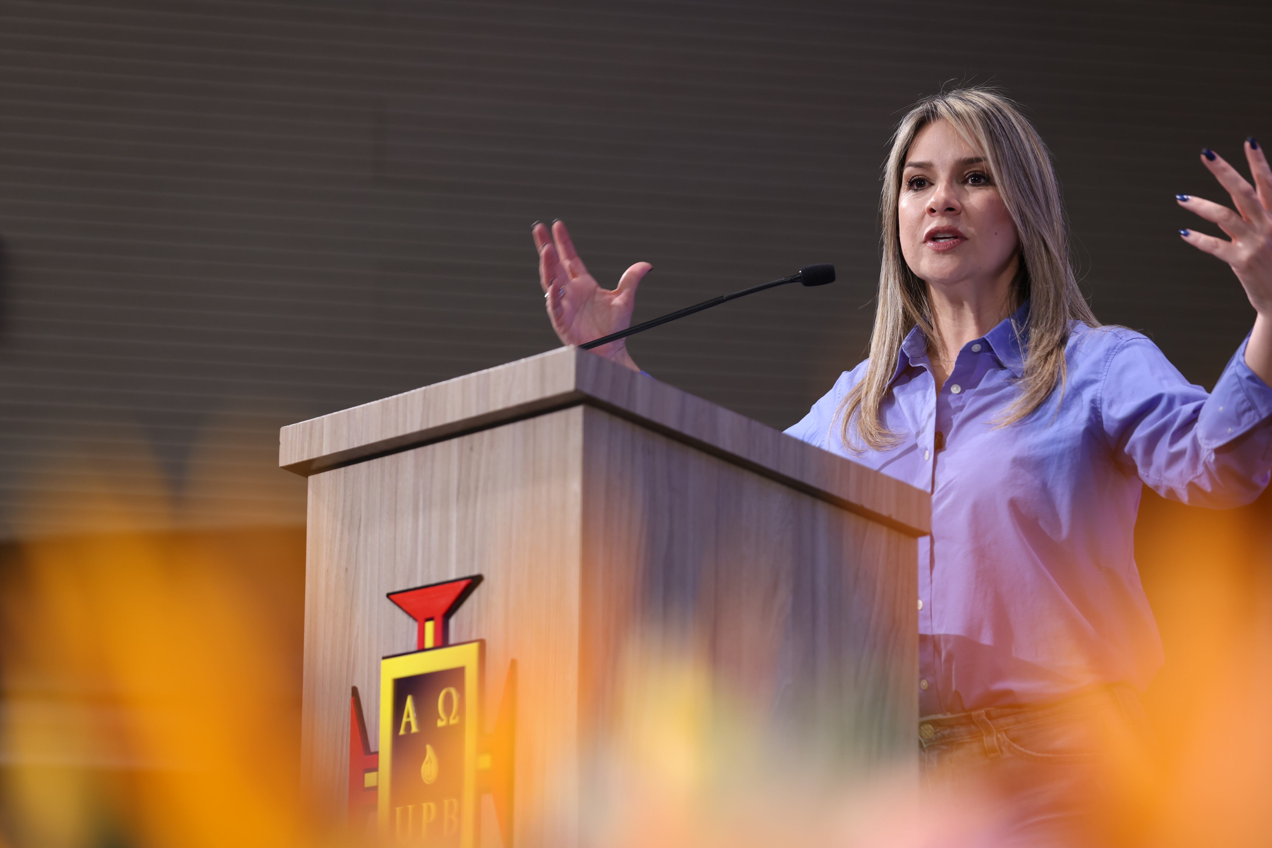 Conferencia académica periodismo y democracia