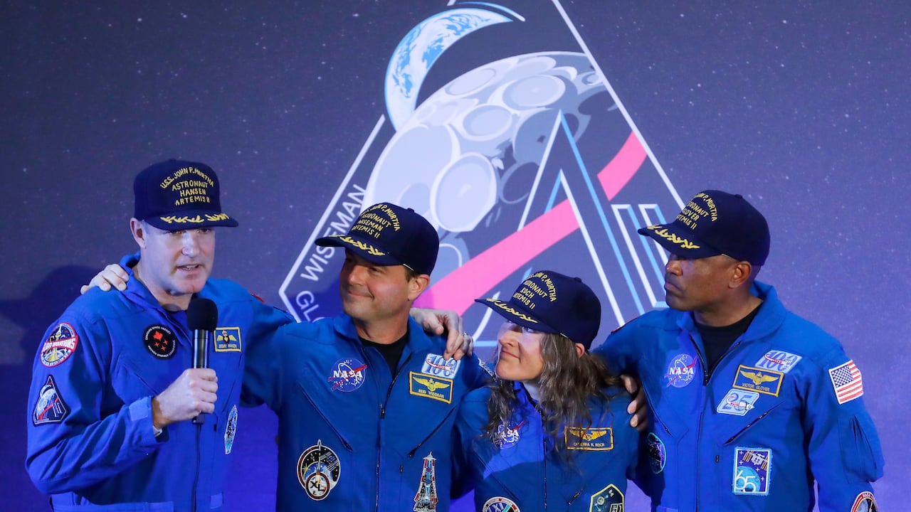 La tripulación del Artemis II, de izquierda a derecha: Jeremy Hansen, Reid Wiseman, Christina Koch y Victor Glover.