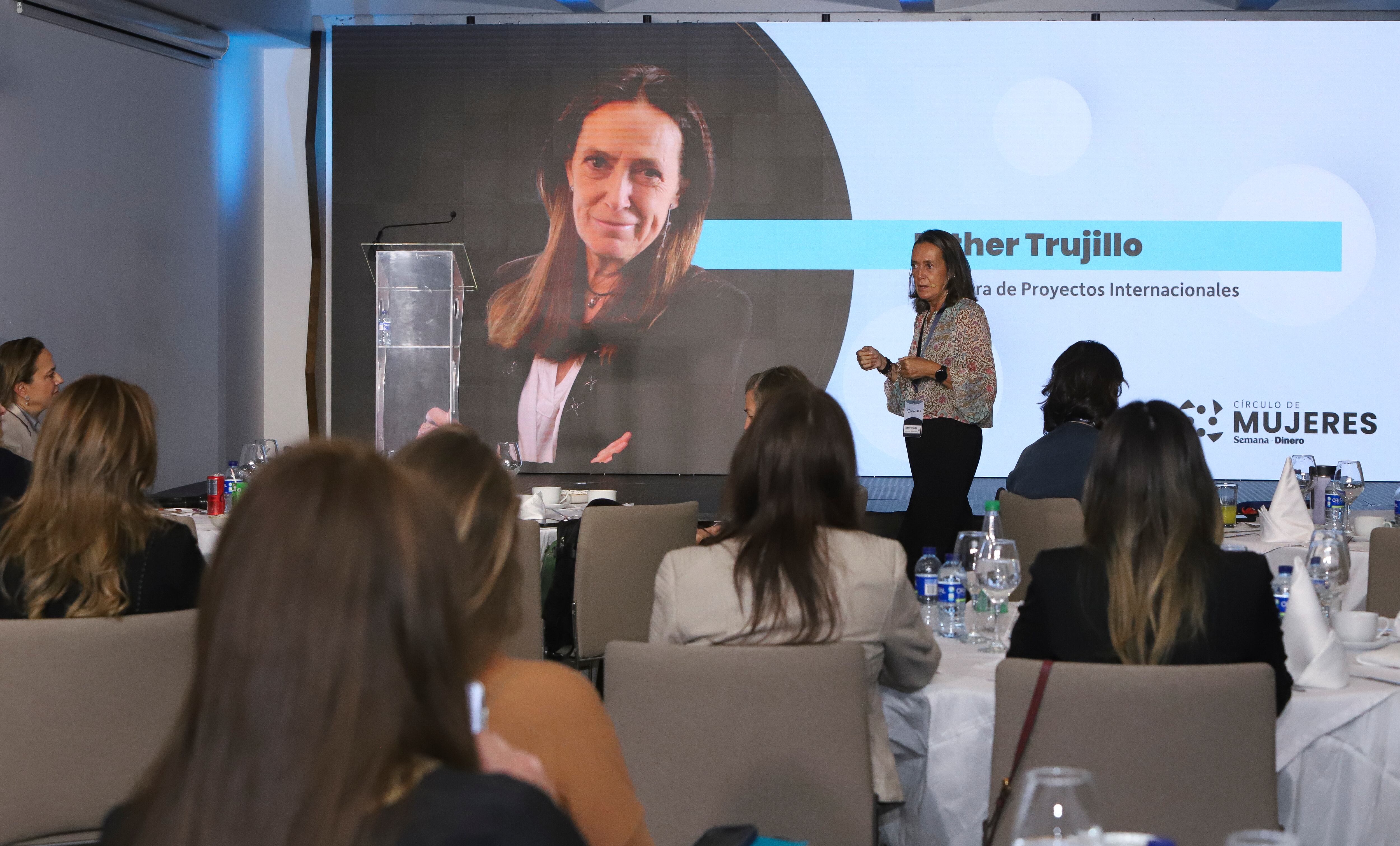 "Las relaciones son el motor invisible que sostiene los resultados visibles", señala Esther Trujillo, experta en liderazgo relacional.