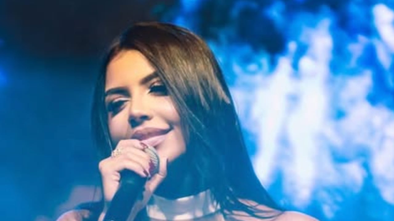 Natalia Curvelo, cantante vallenata, sufrió accidente en carretera.