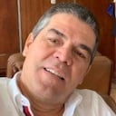 En el inmueble es capturado en flagrancia el señor Andrés Gustavo Ricci García, a quien le fue incautado 06 armas de las cuales, 02 serían traumaticas y 04 armas de fuego.