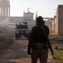 Un representante de seguridad indicó que el ejército sirio envió “refuerzos” a Alepo y aseguró que los atacantes aún no lograron llegar “a los límites de la ciudad”.