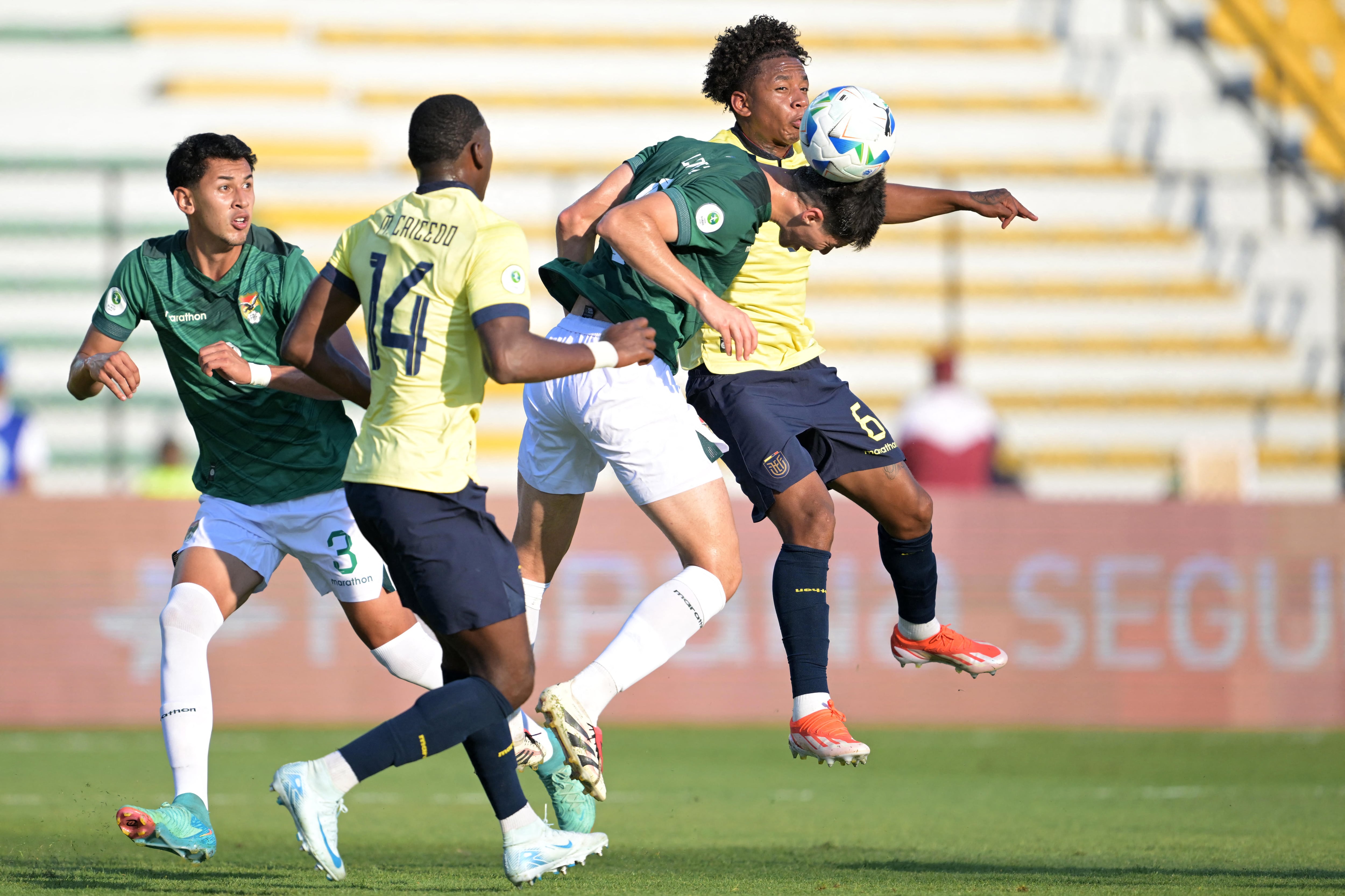 Tras haber estado perdiendo por la mínima diferencia durante el primer tiempo, Ecuador dio la vuelta y venció a Bolivia por 2-1.
