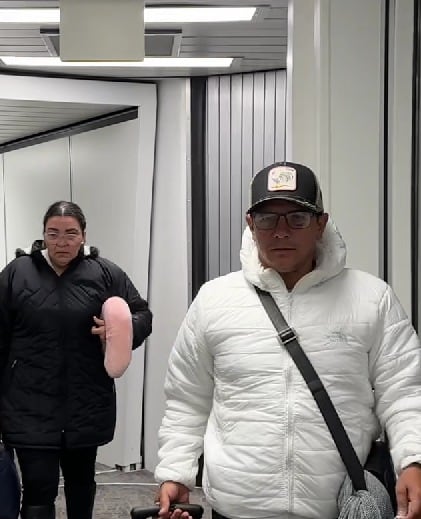 El vuelo a EE. UU. duró 6 horas. El teléfono celular de Iris, por momentos, se convirtió en su refugio, pues allí guarda las fotos de su hija, cuando todavía estaba sana y vigorosa. En la madrugada del viernes arrivó a San Francisco.