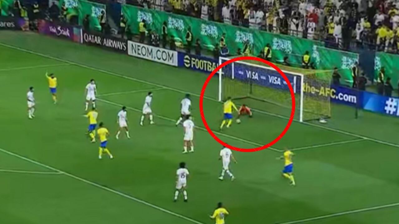 Cristiano Ronaldo botó increíble gol.