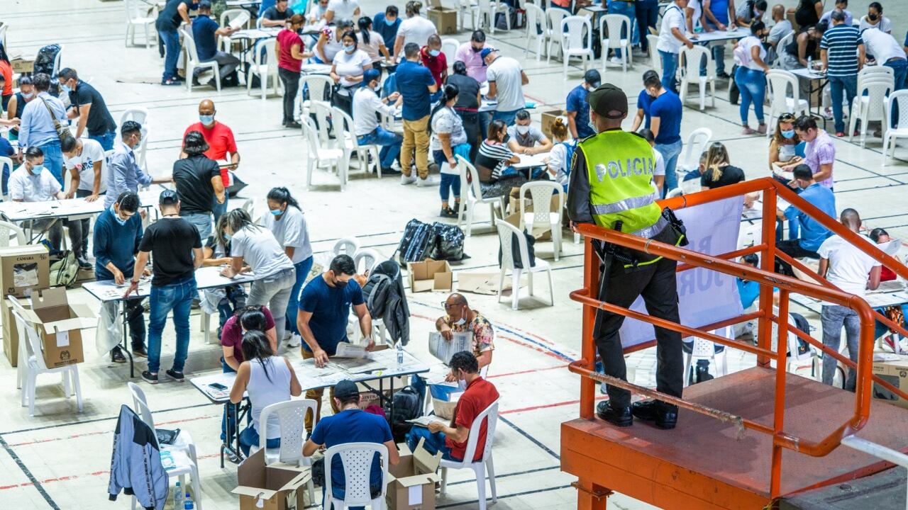 Conteo de Votos, Urnas, tarjetones