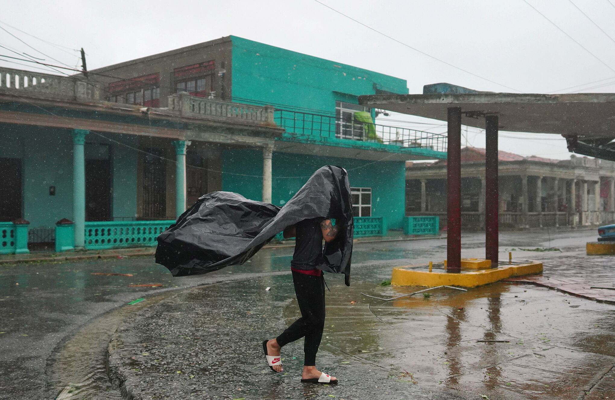 En imágenes : Cuba sin servicio eléctrico tras huracán Ida deja