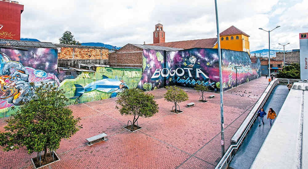 Hace cuatro años este era un mercado que se expandía sin control en aceras del barrio Ricaurte, en la localidad de Los Mártires.