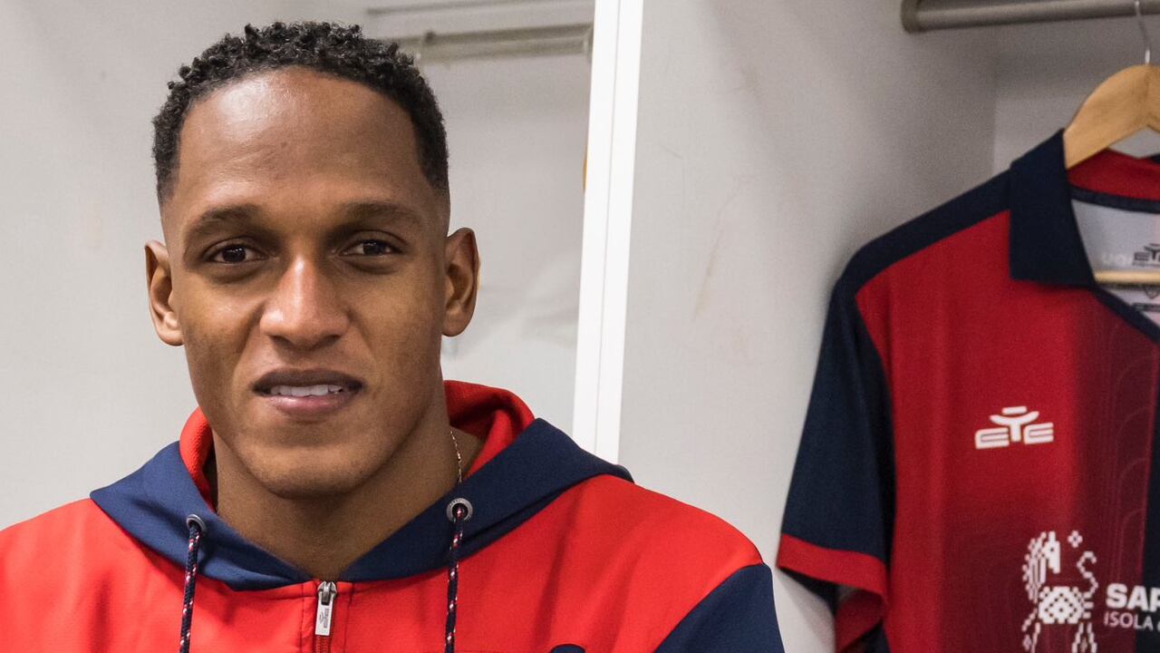Yerry Mina estrena nueva camiseta en Italia