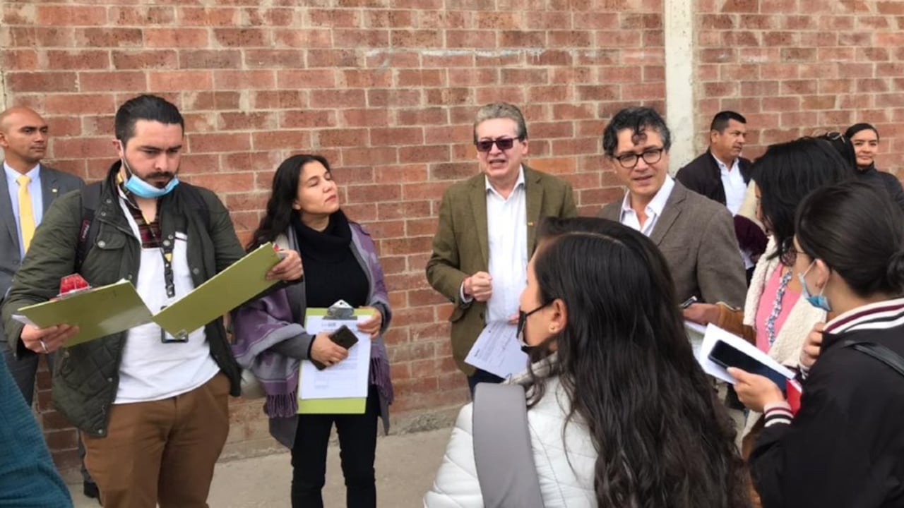 Los congresistas de izquierda visitaron a presos de la primera línea en La Modelo.