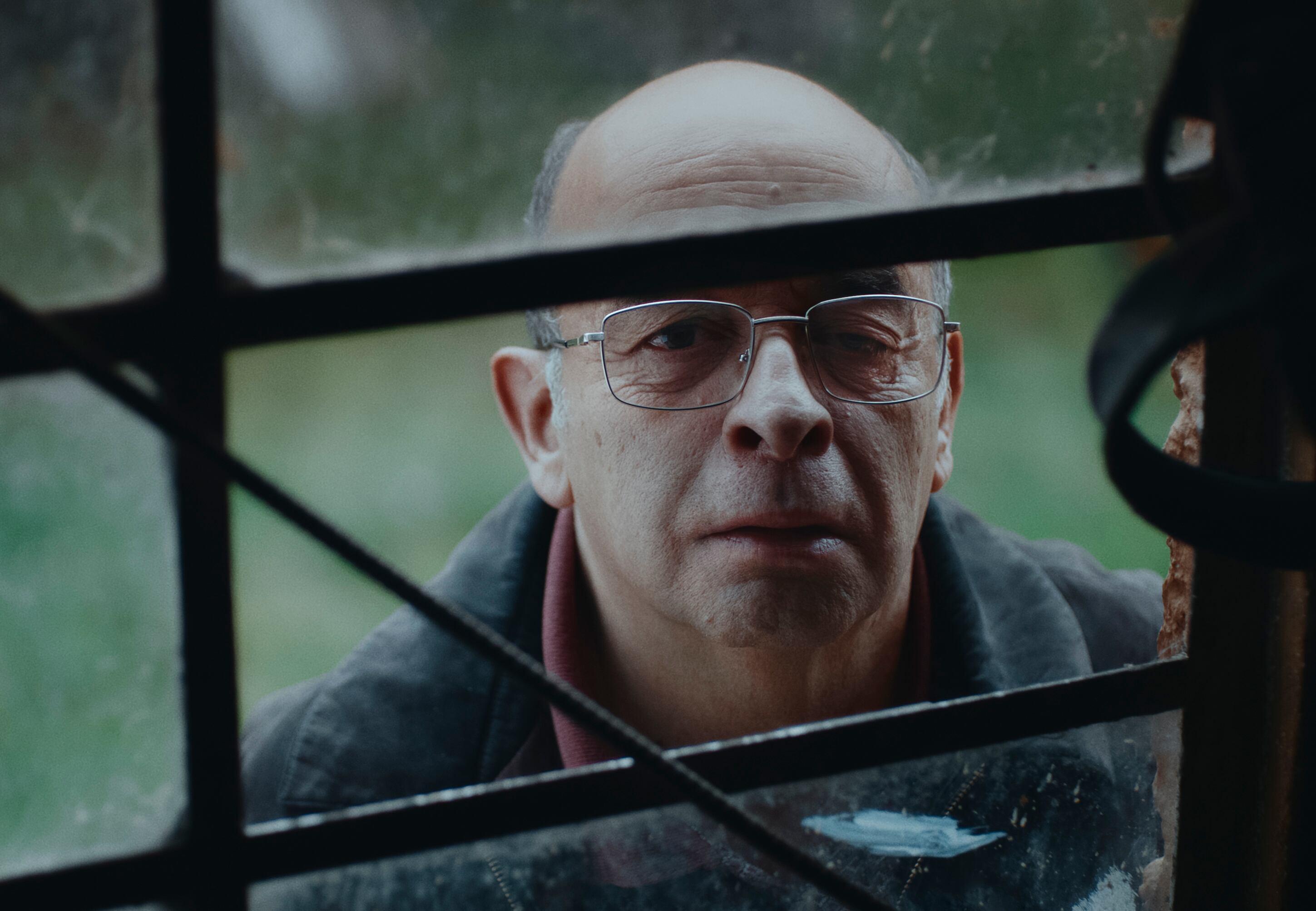 Álvaro Bayona es Mario en Estado de Fuga. Cr. Courtesy of Netflix / Netflix © 2025